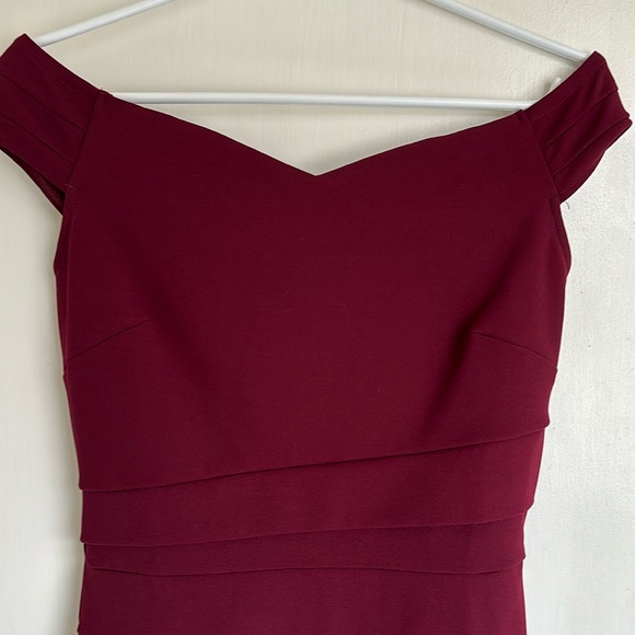 Knitee Women's Off Shoulder V-Neck Ruffle Pleat Waist Bodycon Formal Dress - Picture 4 of 8